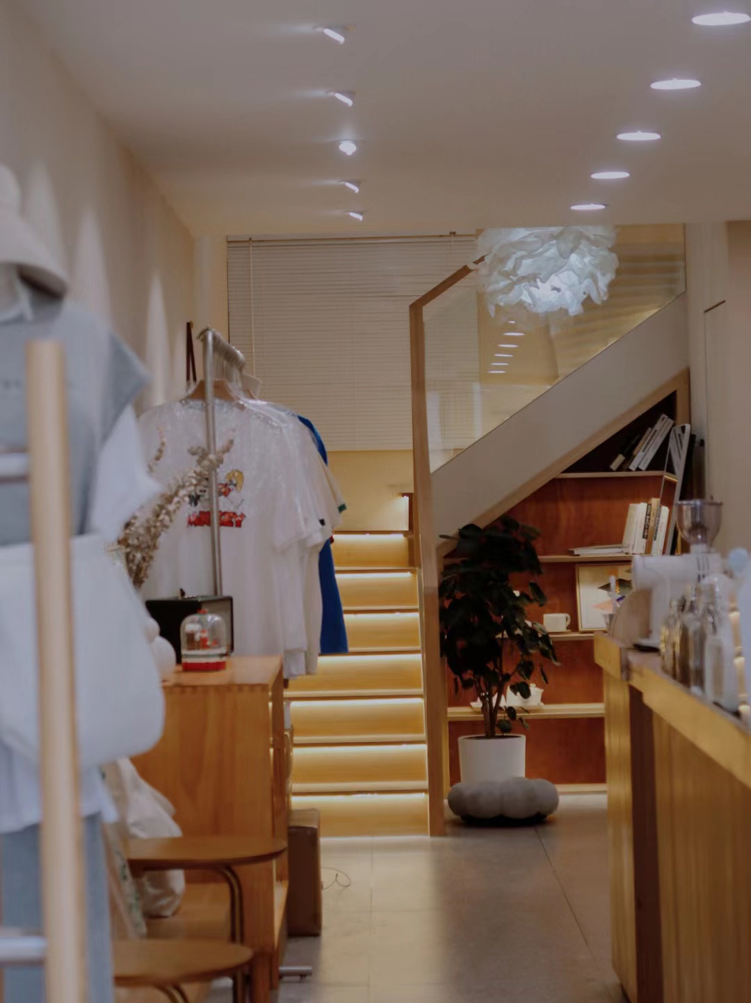 小面积店面如何装修「面积小的服装店怎么装修」