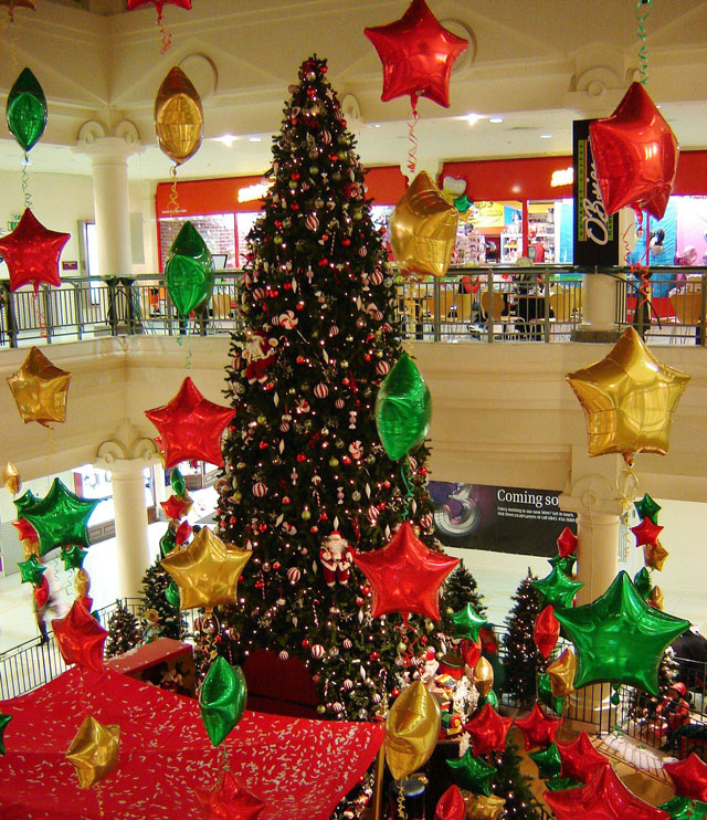 商场圣诞美陈以主题形式呈现「圣诞节美陈方案」