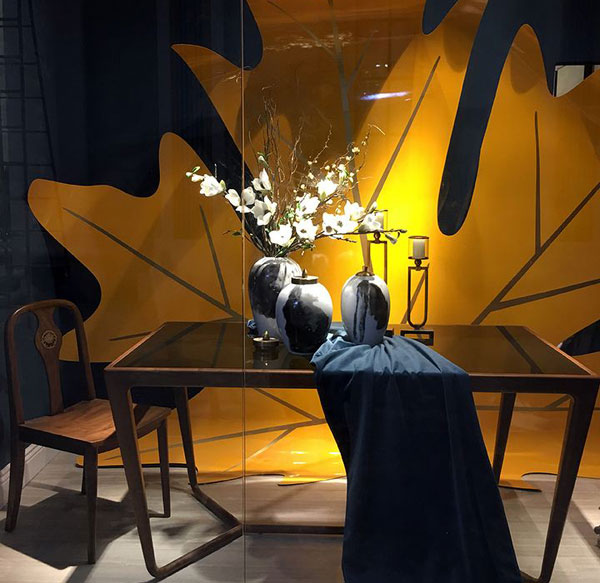 丝巾橱窗展示