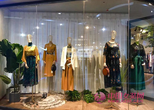 服装店陈列技巧 橱窗陈列根据哪些因素确定？(图1)