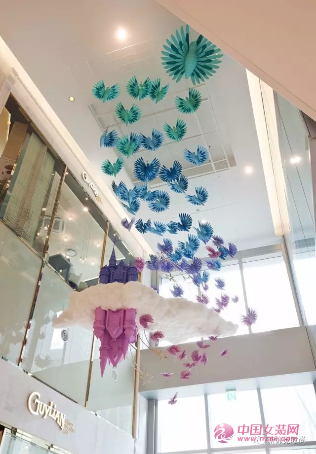 服装店橱窗这样设计 才有吸引力(图14)